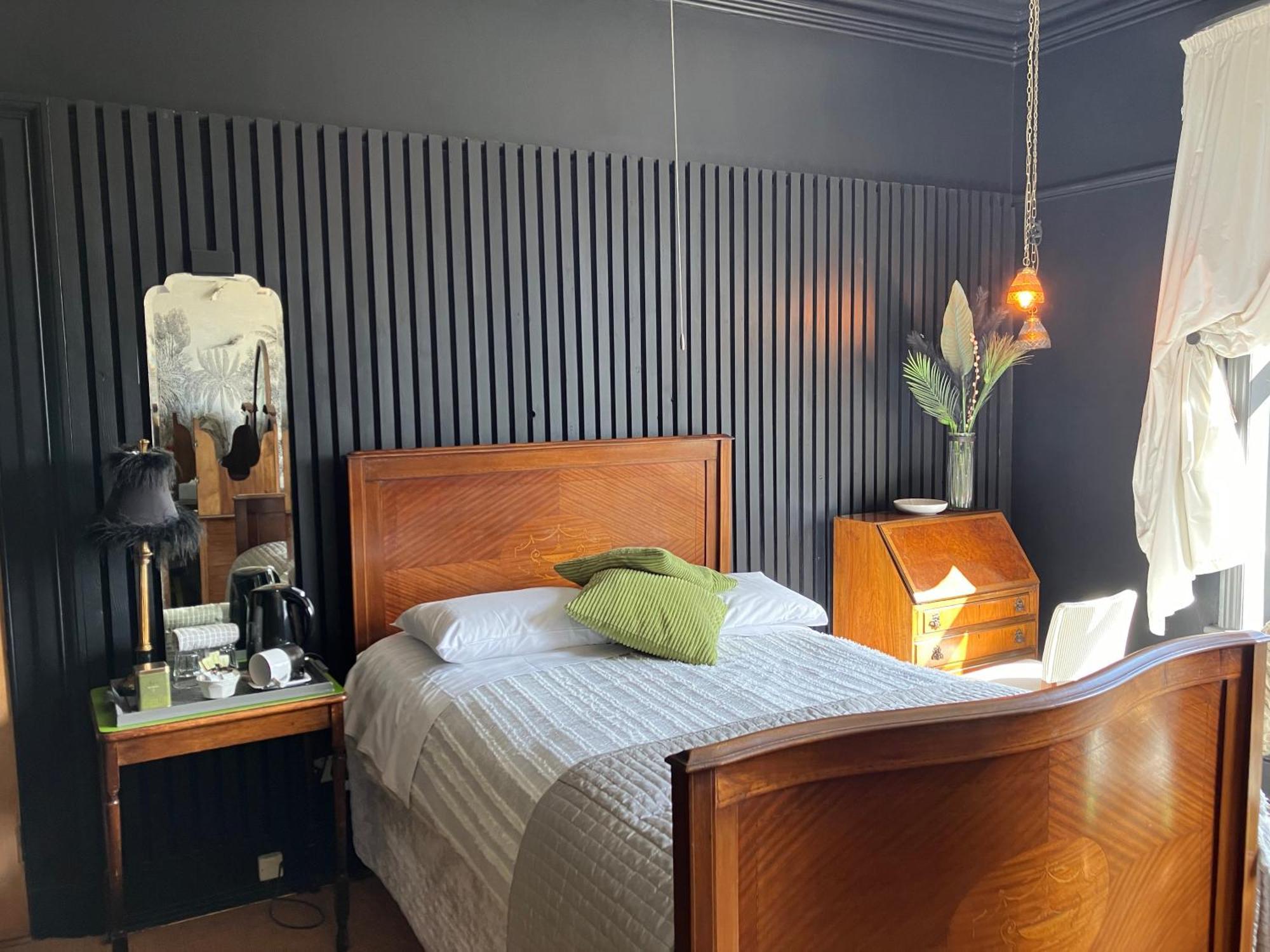 Cornerstones Guest House Сейл Экстерьер фото