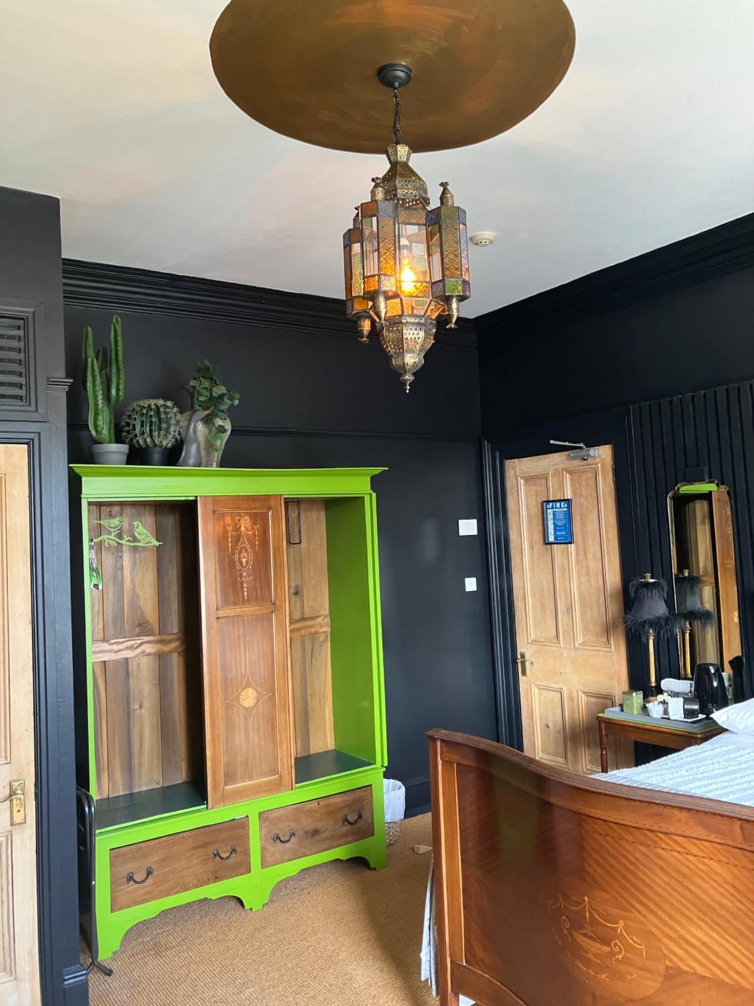 Cornerstones Guest House Сейл Экстерьер фото