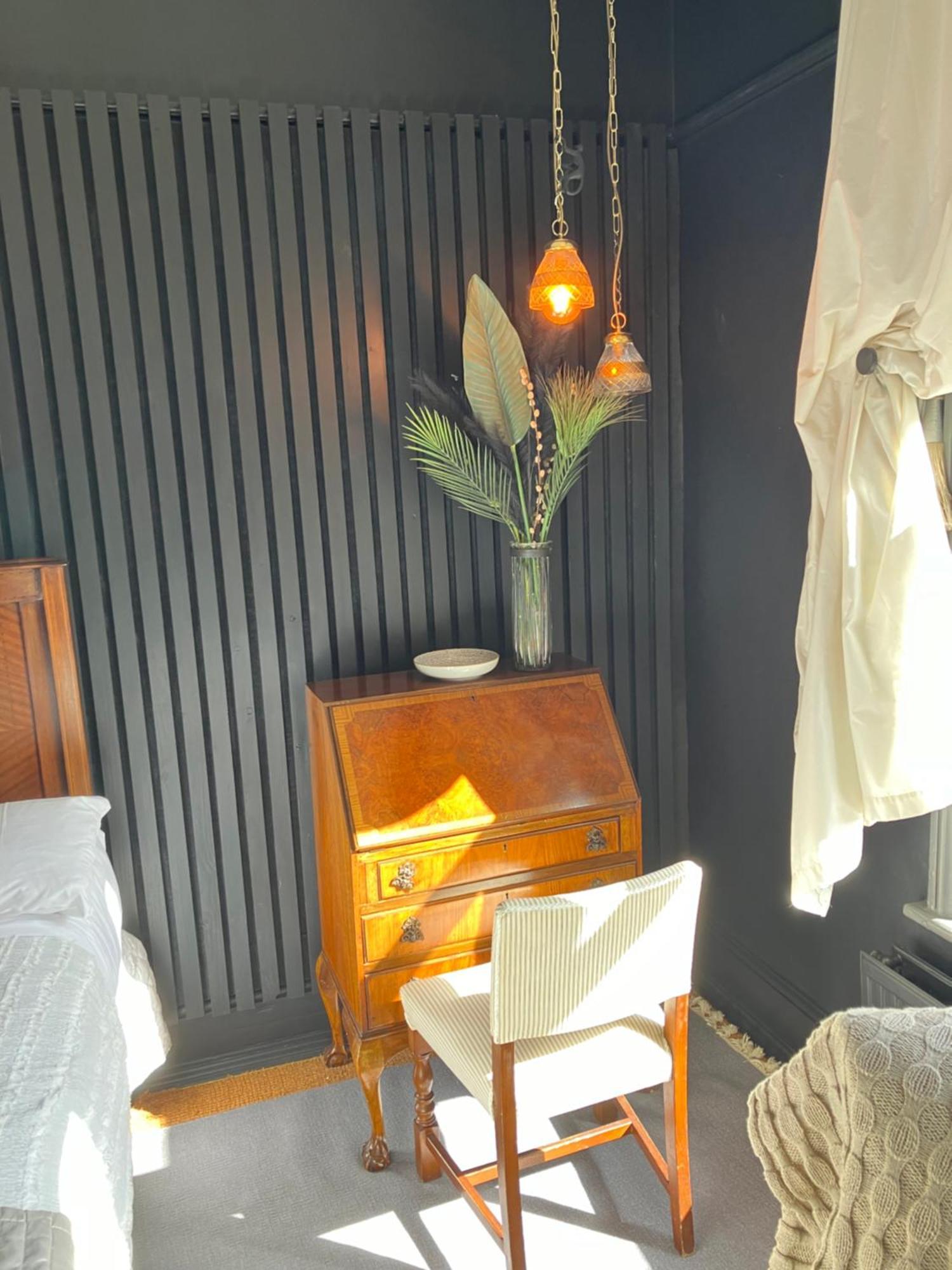 Cornerstones Guest House Сейл Экстерьер фото