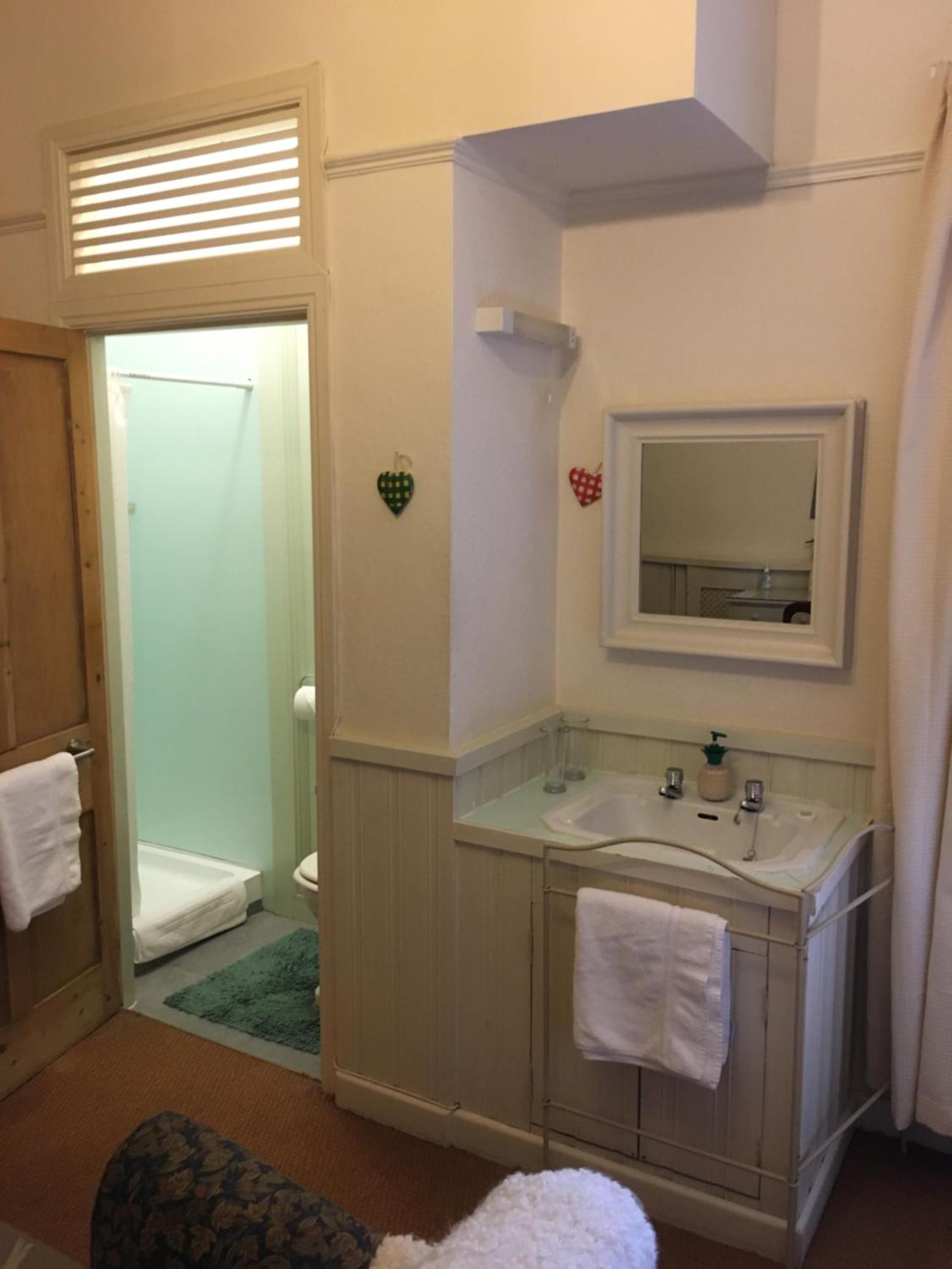 Cornerstones Guest House Сейл Экстерьер фото