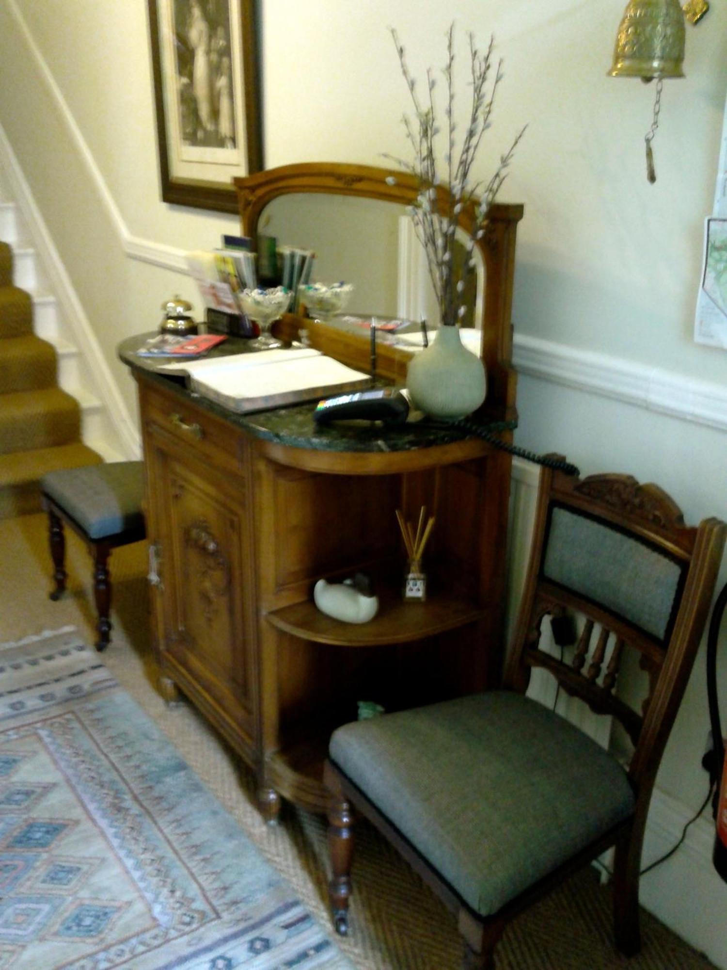 Cornerstones Guest House Сейл Экстерьер фото