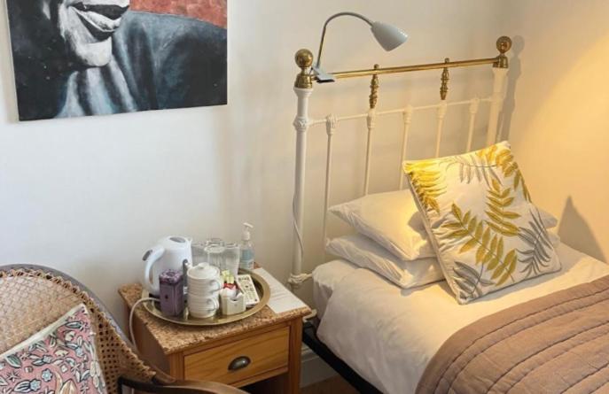 Cornerstones Guest House Сейл Экстерьер фото