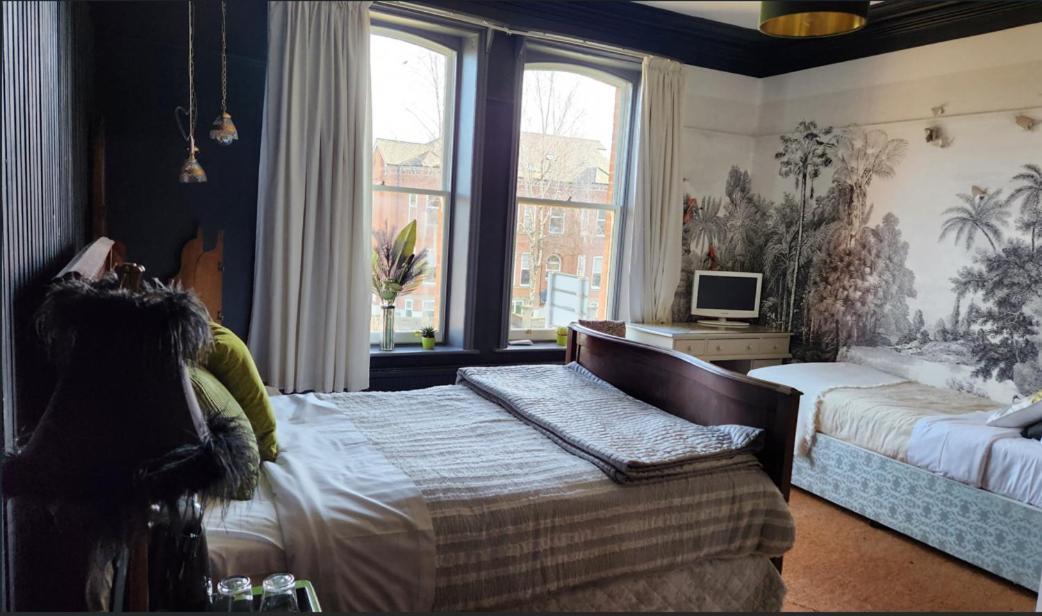 Cornerstones Guest House Сейл Экстерьер фото